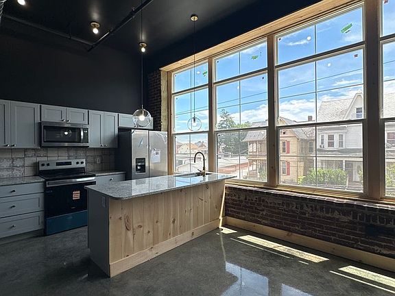 3rd image of 21 W Broadway APT 209