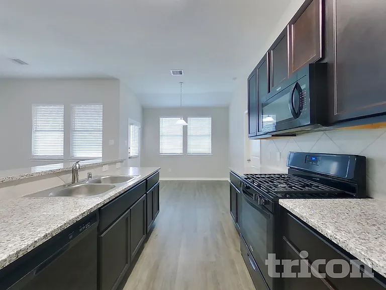 15607 Jackie Robinson Rd — Photo 5