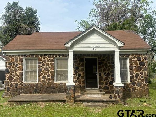 109 Lynch St, Palestine, TX 75803