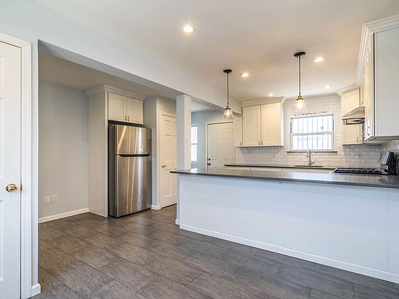 4th image of 8290 167th St