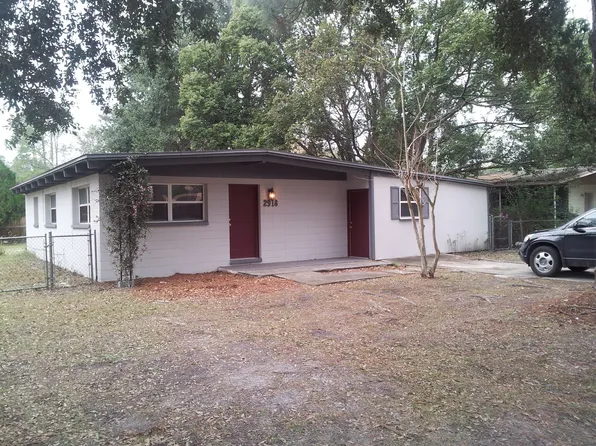 2918 NE 15th St, Gainesville, FL 32609