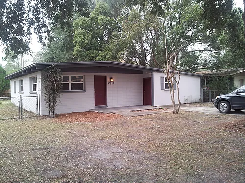 2918 NE 15th St Photo 1