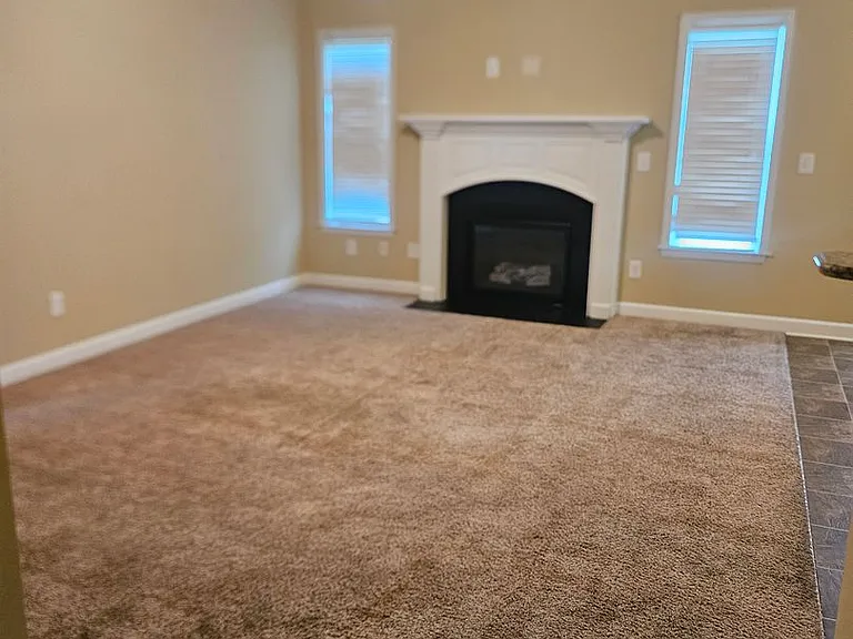 204 Twilight Dr — Photo 2