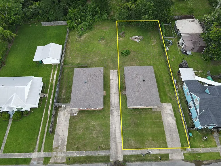 310 Coffee St — Photo 5