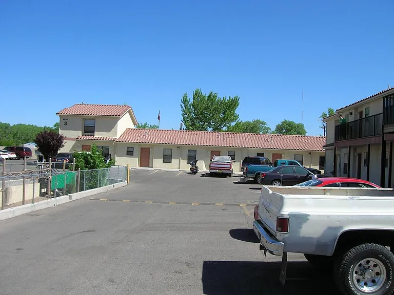 515 Rio Bravo Blvd SW — Photo 1
