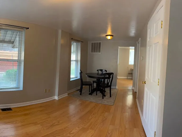 130 Robinson Aly #A — Photo 11