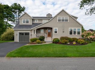 20 McKinley Rd, Falmouth, ME 04105