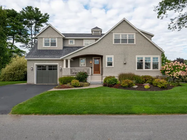 20 McKinley Rd, Falmouth, ME 04105