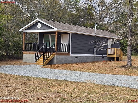 2nd image of 3896 Davis Rd