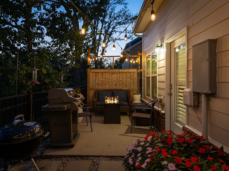 1022 Emery Bay Cir — Photo 2