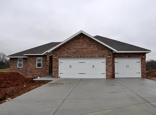 1303 N Undershot Ct, Ozark, MO 65721