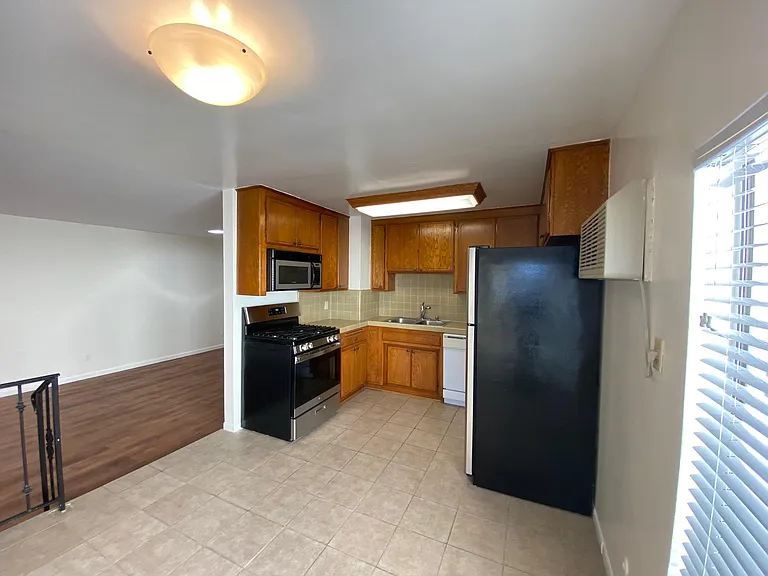 3731 Watseka Ave #9 — Photo 3