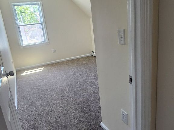 5th image of 14549 222nd St Floor 2