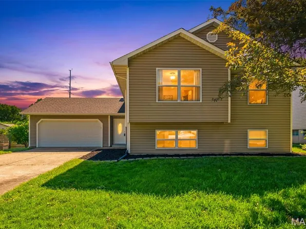 1145 Claycrest Cir, Saint Charles, MO 63304