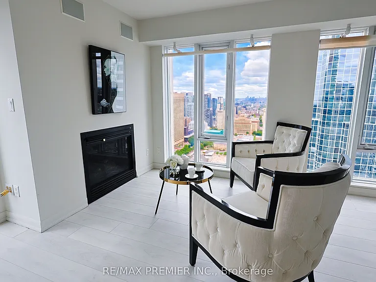210 Victoria St #4407 — Photo 14