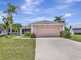 125 Arrowhead Cir, Jupiter, FL 33458