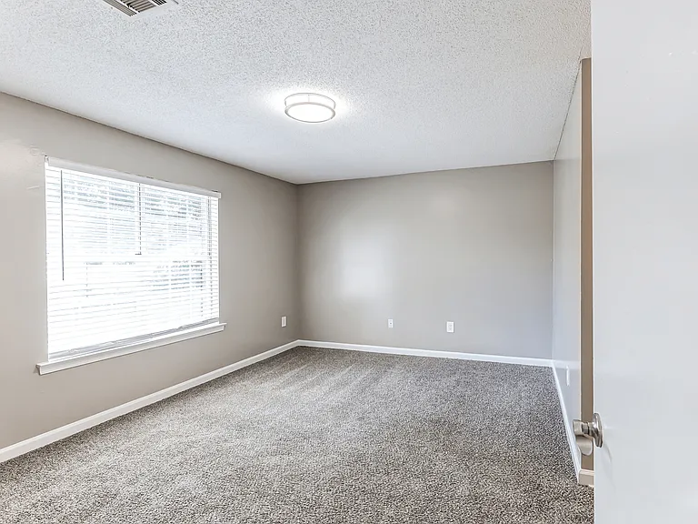 The Waverly Apartments — Photo 25