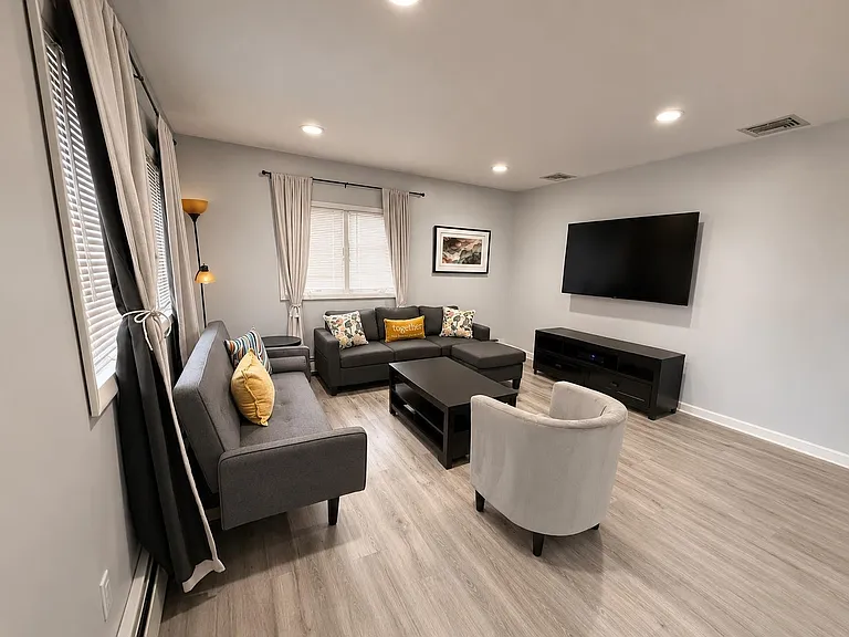 32 Franklin St #2 — Photo 12