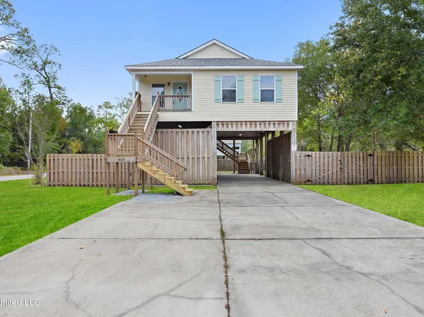 319 Walthall St, Pass Christian, MS 39571