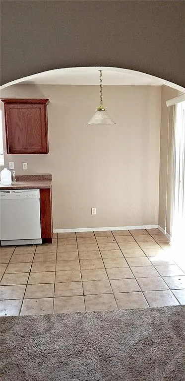 3 bed, 2.0 bath, 1210 sqft, $1,300 — Photo 4