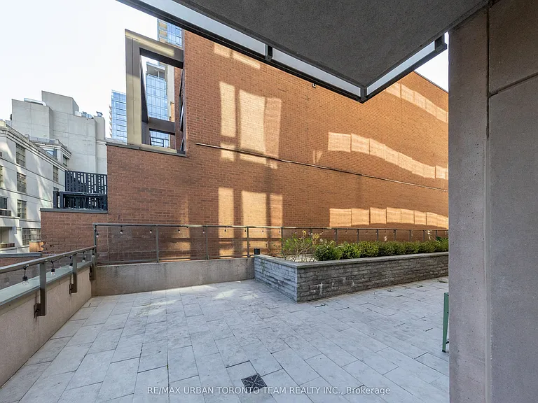 80 Yorkville Ave #303 — Photo 26