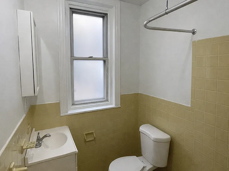 6232 Chestnut St #1 — Photo 16