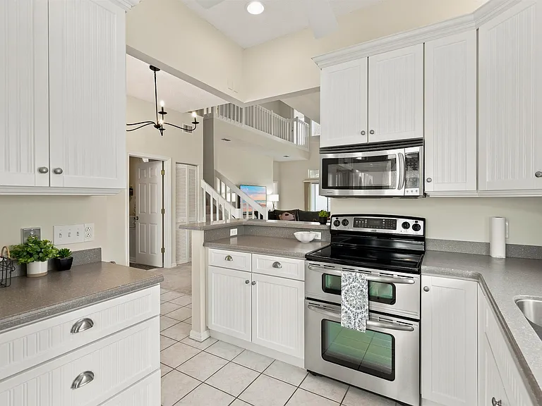 233 Kingston Dr — Photo 13