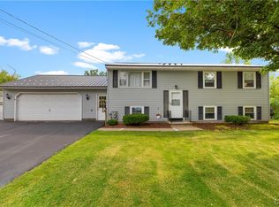 9336 Cosmo Ct, Sauquoit, NY 13456