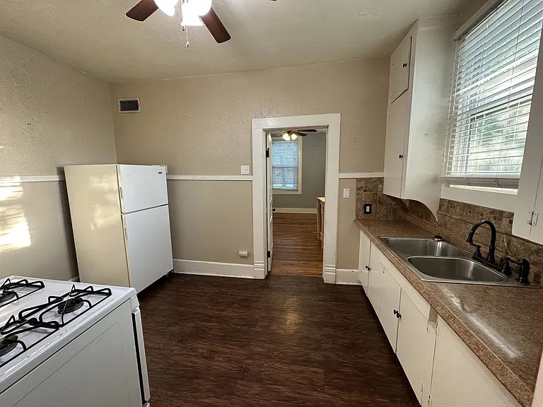 132 Woodland St #3 — Photo 4