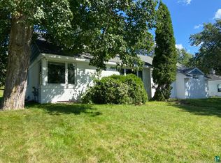 2216 Woodland Ave, Duluth, MN 55803