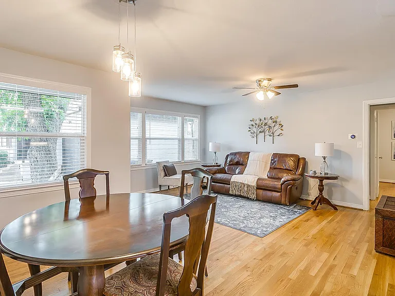 4704 Collinwood Ave — Photo 9
