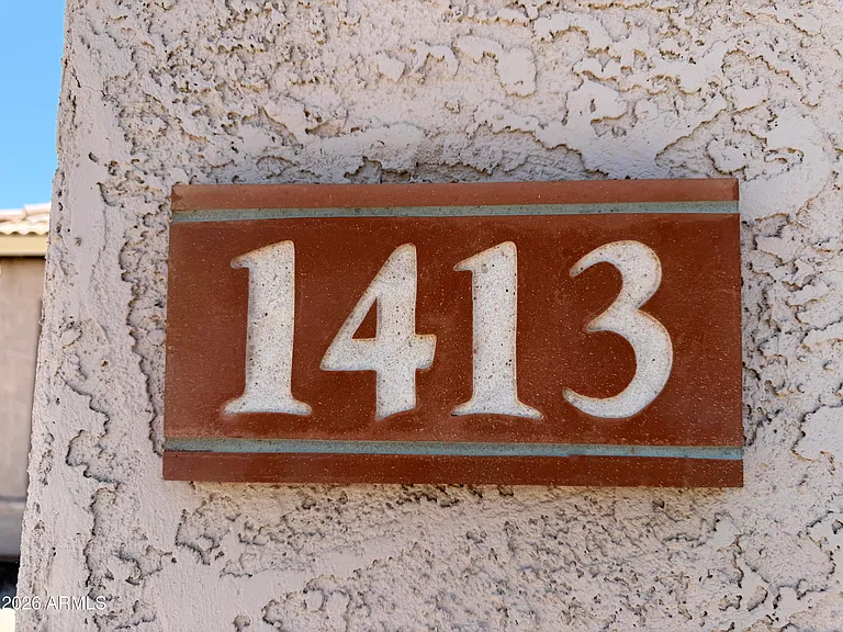1413 W Orchid Ln — Photo 2