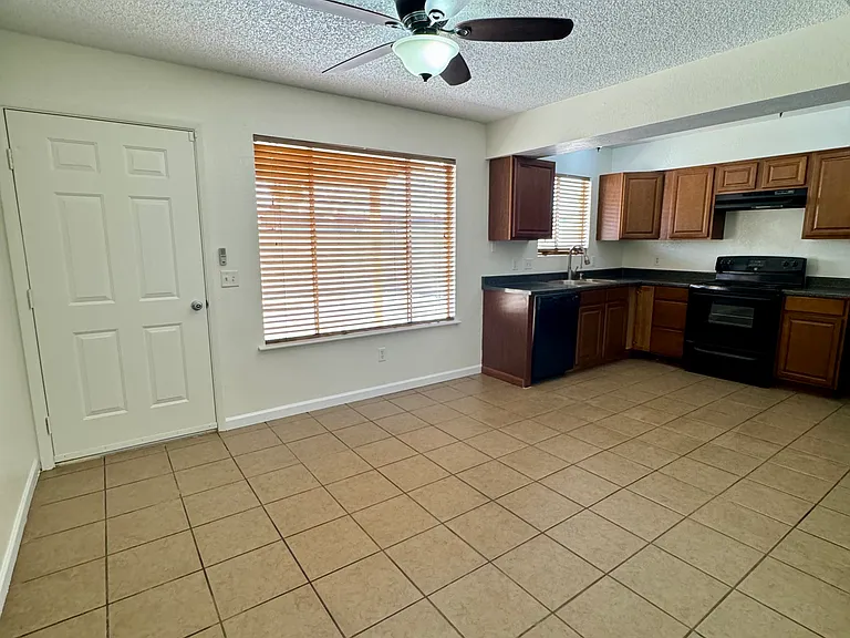 2153 S 29th Ave — Photo 5