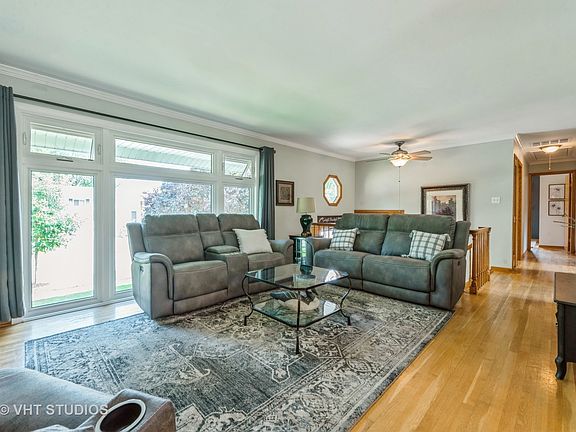 4th image of 1053 E Flake Dr