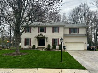 6877 Fairacres Ave, North Ridgeville, OH 44039