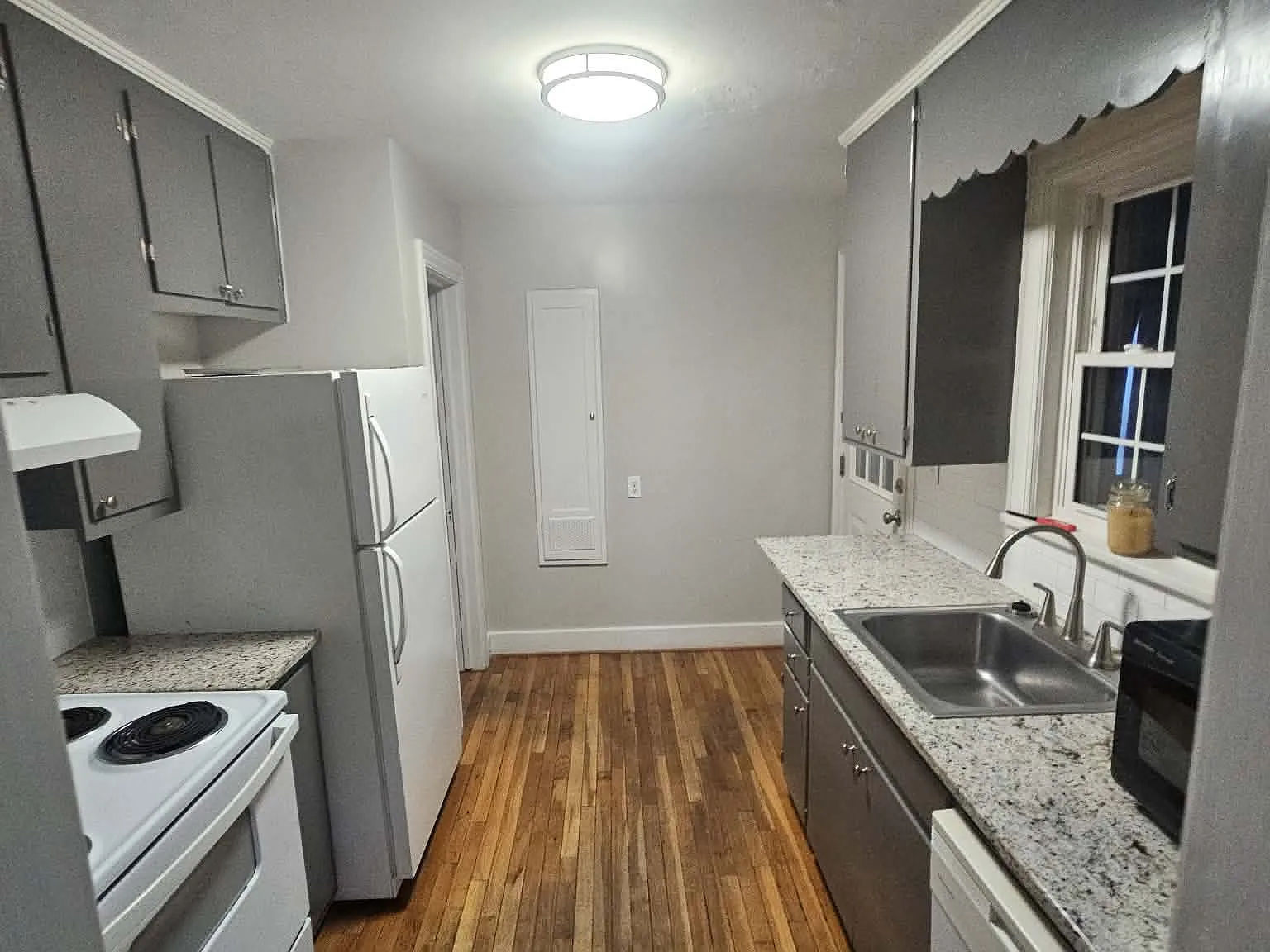 2 bed, 1112 sqft, $1,175 — Photo 3