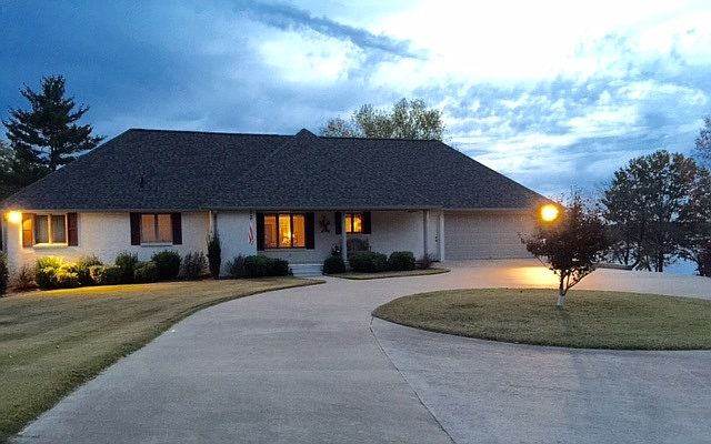 1st image of 553 Bay Ln