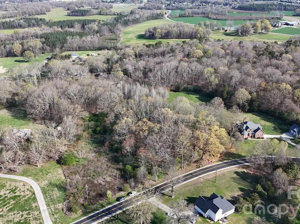 2808 Lathan Rd, Monroe, NC 28112
