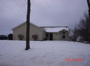 901 Hope Dr, Fremont, IN 46737