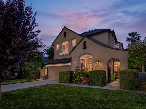 1996 Falcon Ridge Drive, Petaluma, CA 94954