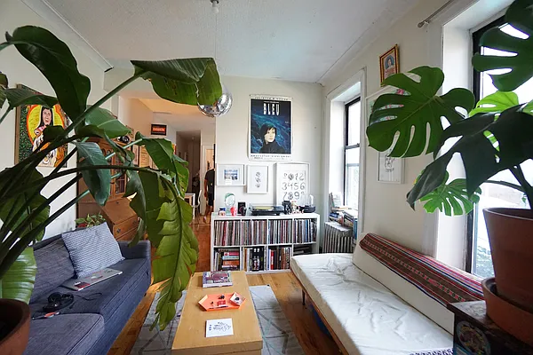 Rented by Rennit Inc. | media 15