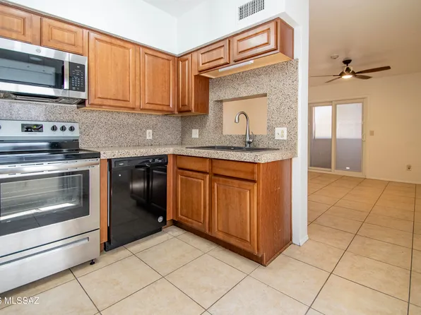 1810 E Blacklidge Dr APT 417, Tucson, AZ 85719