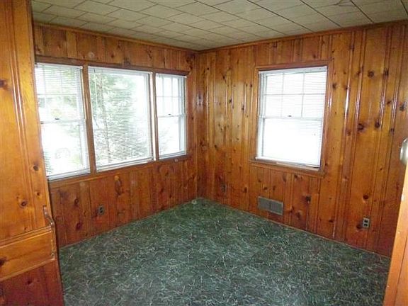 2nd image of 813 N Wood Ave