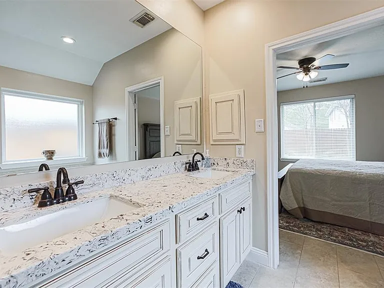 3034 Glenthorpe Ln — Photo 9