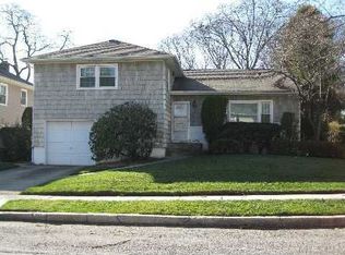 460 Linda Dr, East Meadow, NY 11554