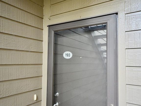3rd image of 10049 Westpark Dr #193