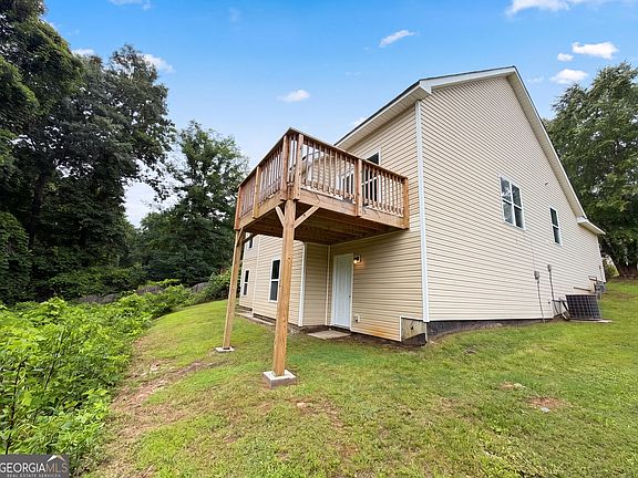 5th image of 108 Legend Creek Dr