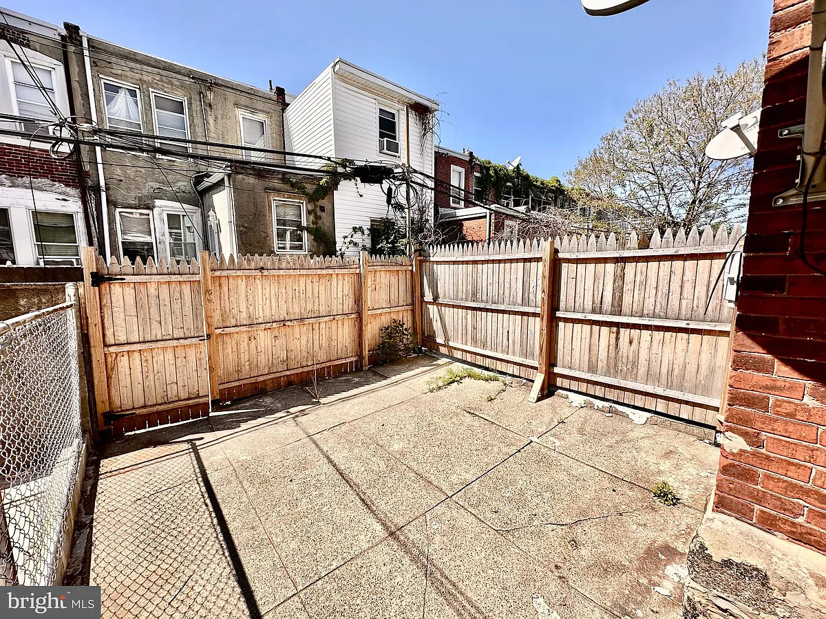 Building Photo - 1438 S 28th St