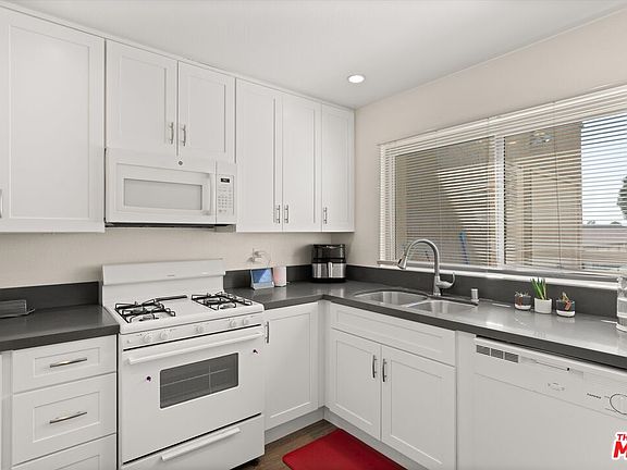 5th image of 5473 Twin Lakes Dr #22