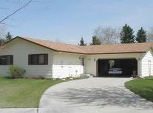 440 Birch Ln, Moorhead, MN 56560